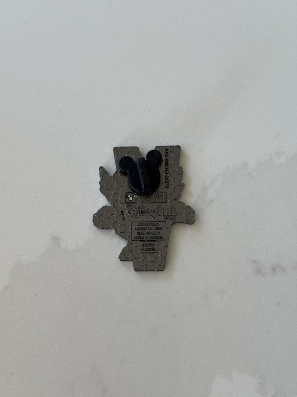 2025 Disney Marvel We Are Groot Marvel Mystery Box Pin Letter V - Picture 4 of 4